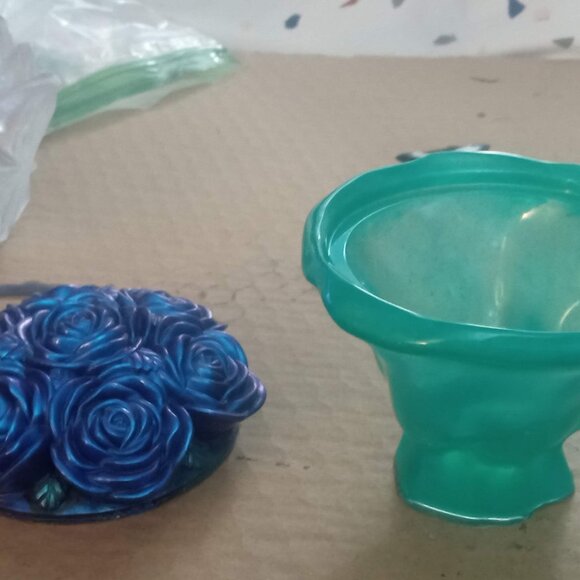 Handmade Blue and Green Rose Bouquet Trinket Box - Picture 3 of 5